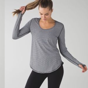 Lululemon • Yogini 5 Year Long Sleeve Tee